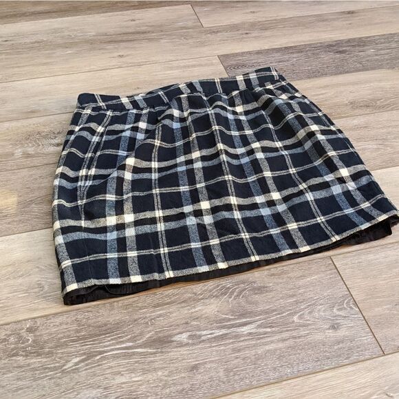 Tommy Hilfiger Plaid Skirt with pockets size 12 blue navy white. 100% cotton - Picture 3 of 11